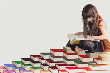 南アフリカの人口構成と将来の見通し。年齢構成や学歴構成の変化を確認する