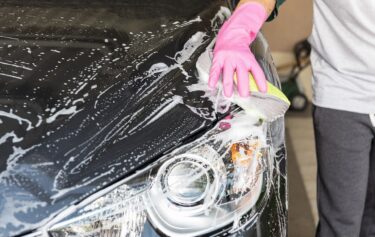 コモロの労働統計：平均賃金と平均労働時間